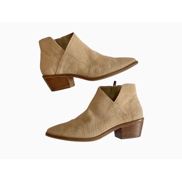 Ankle Bootie Heels Vince Camuto Arendara Suede Perforated 7.5 - Picture 3 of 10